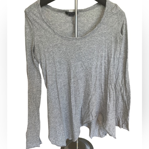 Olive Olivia Soft Gray Long Sleeve Asymmetrical Top - Picture 1 of 4